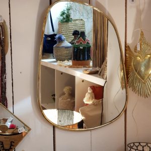 Miroir irrégulier artisanal en laiton doré Ibeldi Souk fabrication marocaine