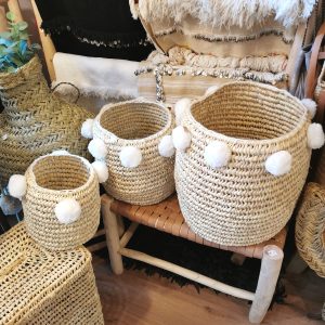 Panière à pompons blancs - fibres naturelles