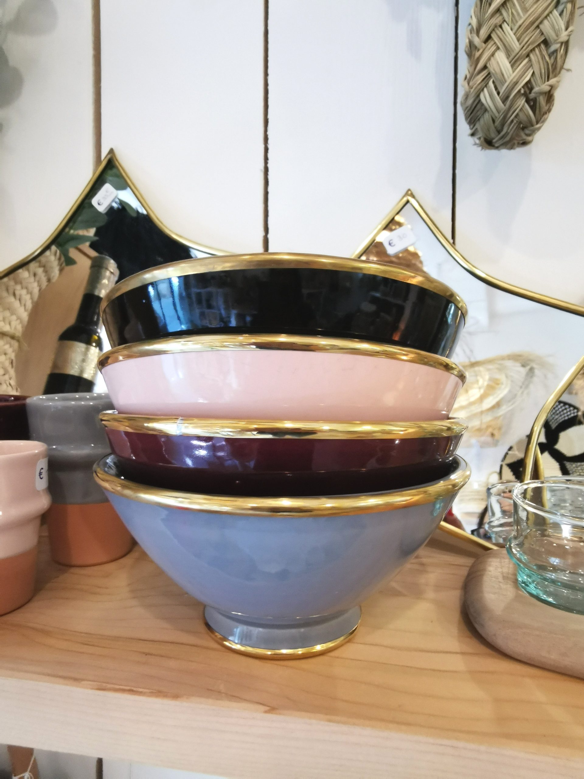 Bol en céramique artisanal avec contour en laiton Ibeldi Souk – Maroc – 17,5 cm