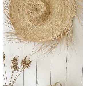 chapeau mural en paille naturelle Ibeldi Souk décoration artisanale marocaine