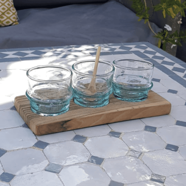 Planche à expresso en noyer – fabrication artisanale – Ibeldi Souk