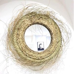 Miroir en feuilles de palmiers artisanal Ibeldi Souk décoration murale naturelle