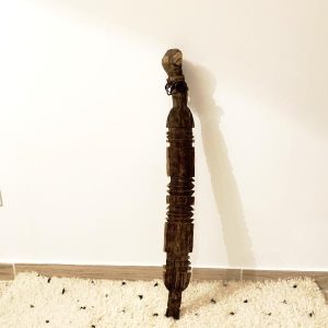 Ancien piquet berbère en bois sculpté – Touareg