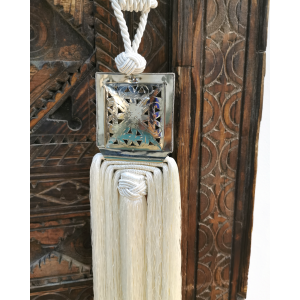 Embrasse décorative artisanale – Blanc cassé (Bijou carré)