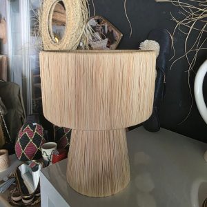Lampe Lina en fibre naturelle tressée Ibeldi Souk luminaire artisanal marocain