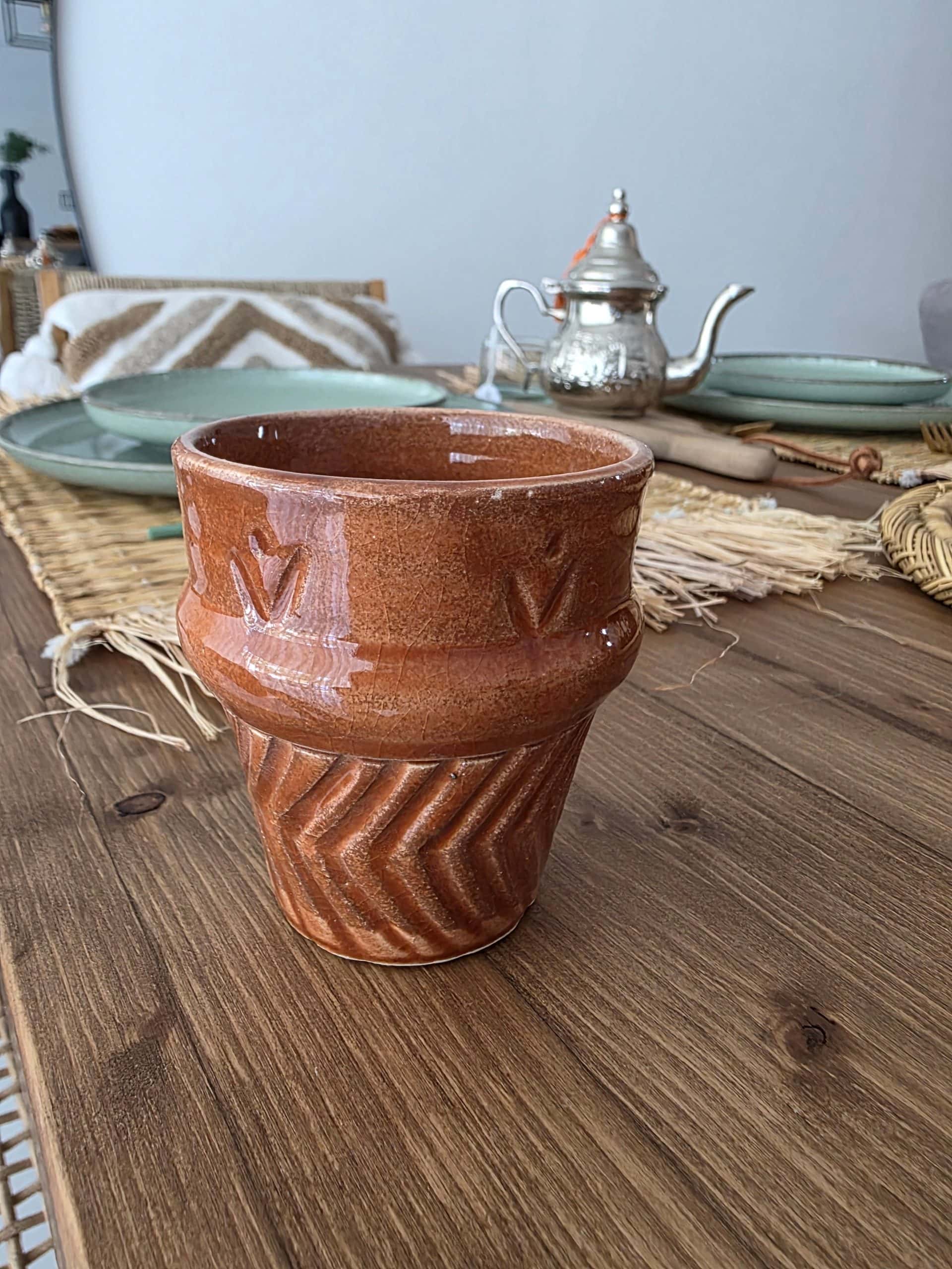 Lot de 4 petits verres - terre cuite artisanale & motifs berbères – Image 2