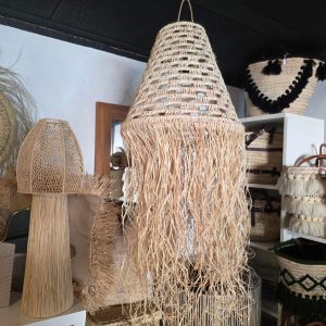 Suspension Alya L en fibre naturelle tressée Ibeldi Souk luminaire artisanal marocain