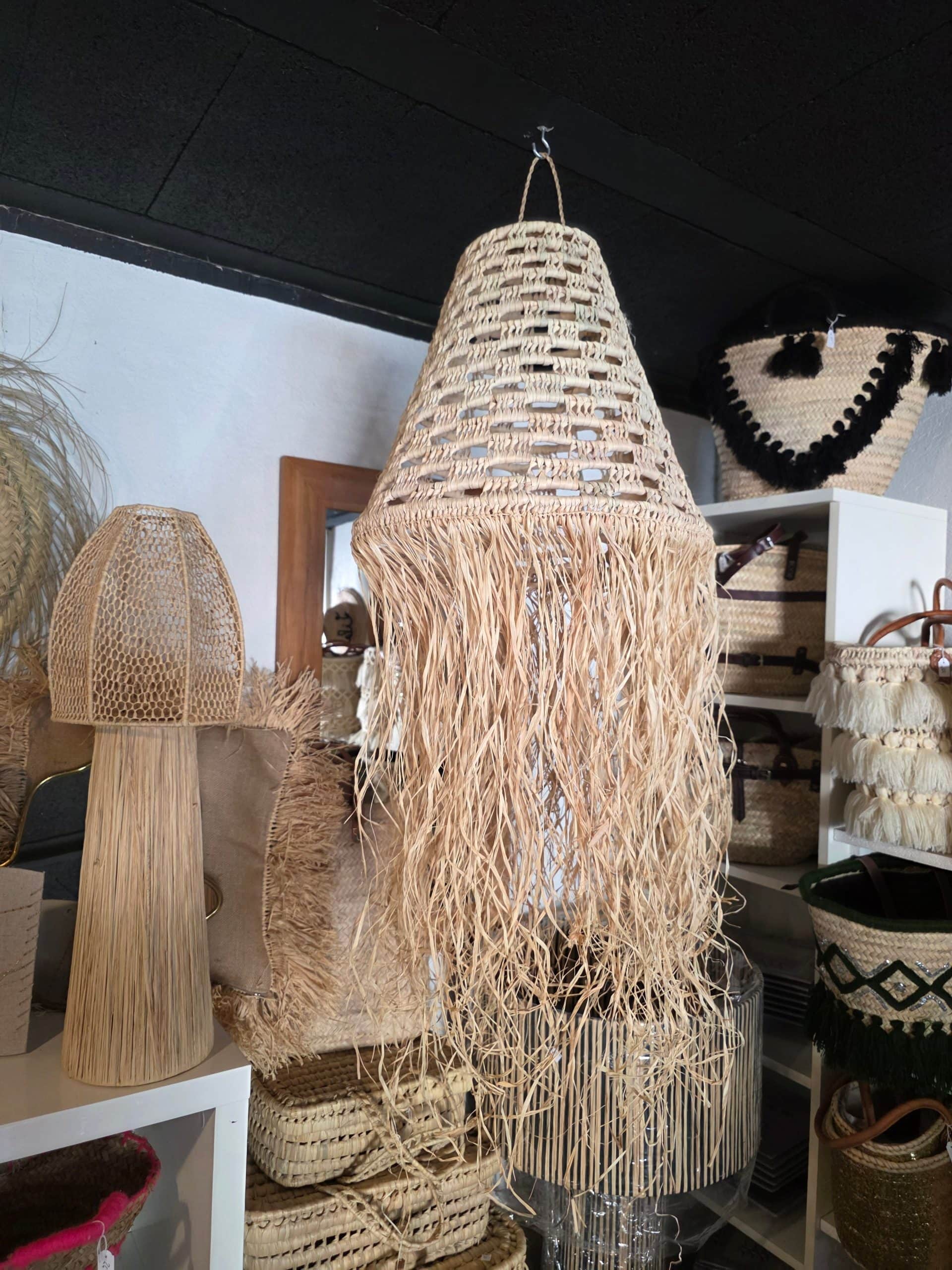 Suspension Alya L en fibre naturelle tressée Ibeldi Souk luminaire artisanal marocain