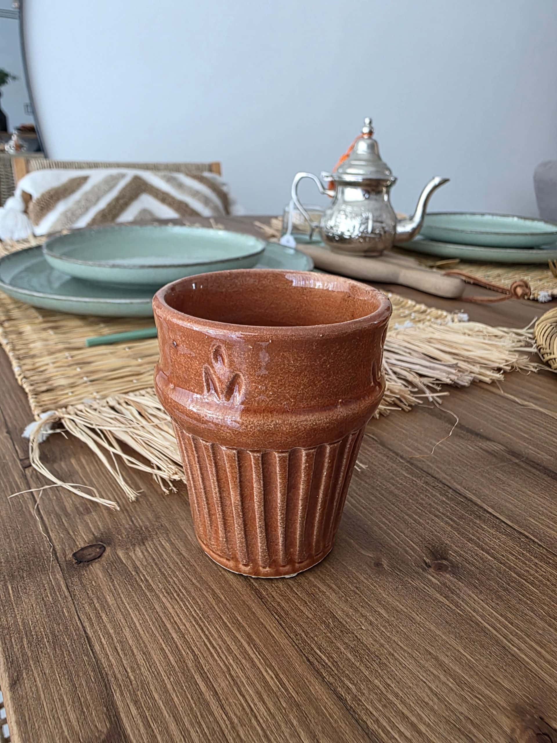 Lot de 4 petits verres - terre cuite artisanale & motifs berbères – Image 4