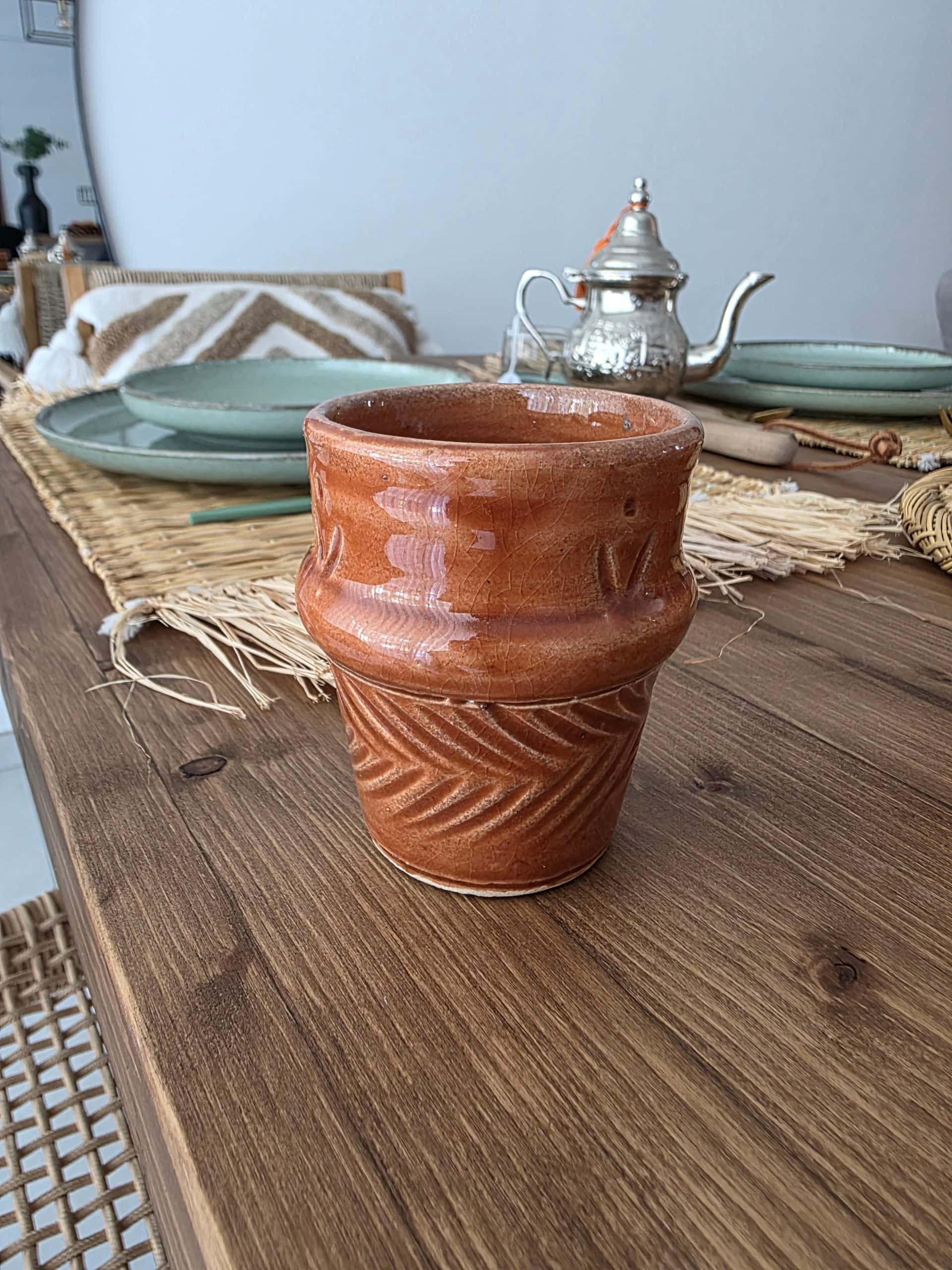 Lot de 4 petits verres - terre cuite artisanale & motifs berbères – Image 3