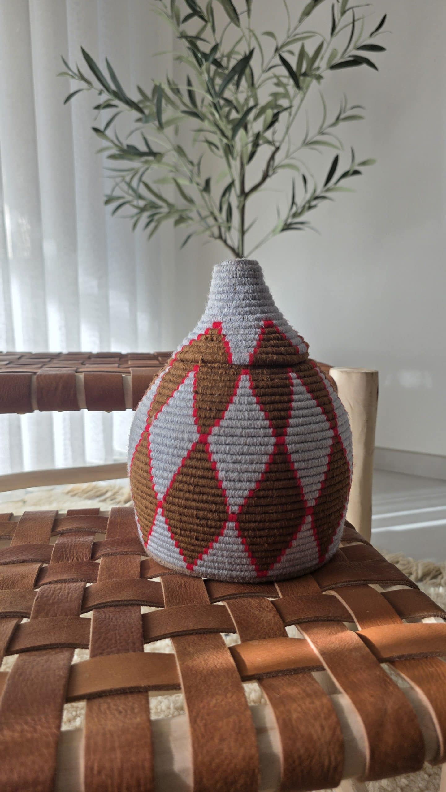 Corbeille berbère - fibre naturelle tressée (Motifs géométriques) – Image 2