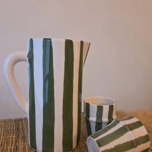 Carafe artisanale - céramique blanche & vert forêt