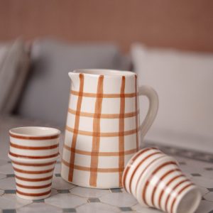 Carafe artisanale - céramique blanche & quadrillage marron