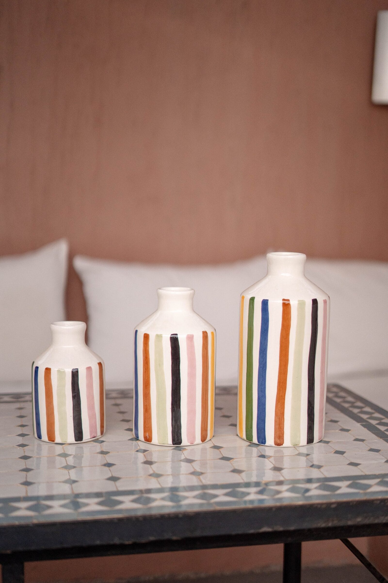 Vase artisanale - céramique rayé multicolore