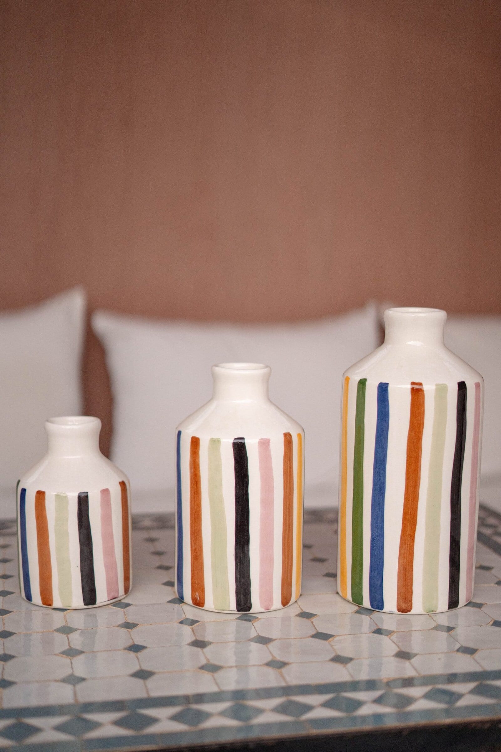 Vase artisanale - céramique rayé multicolore – Image 2